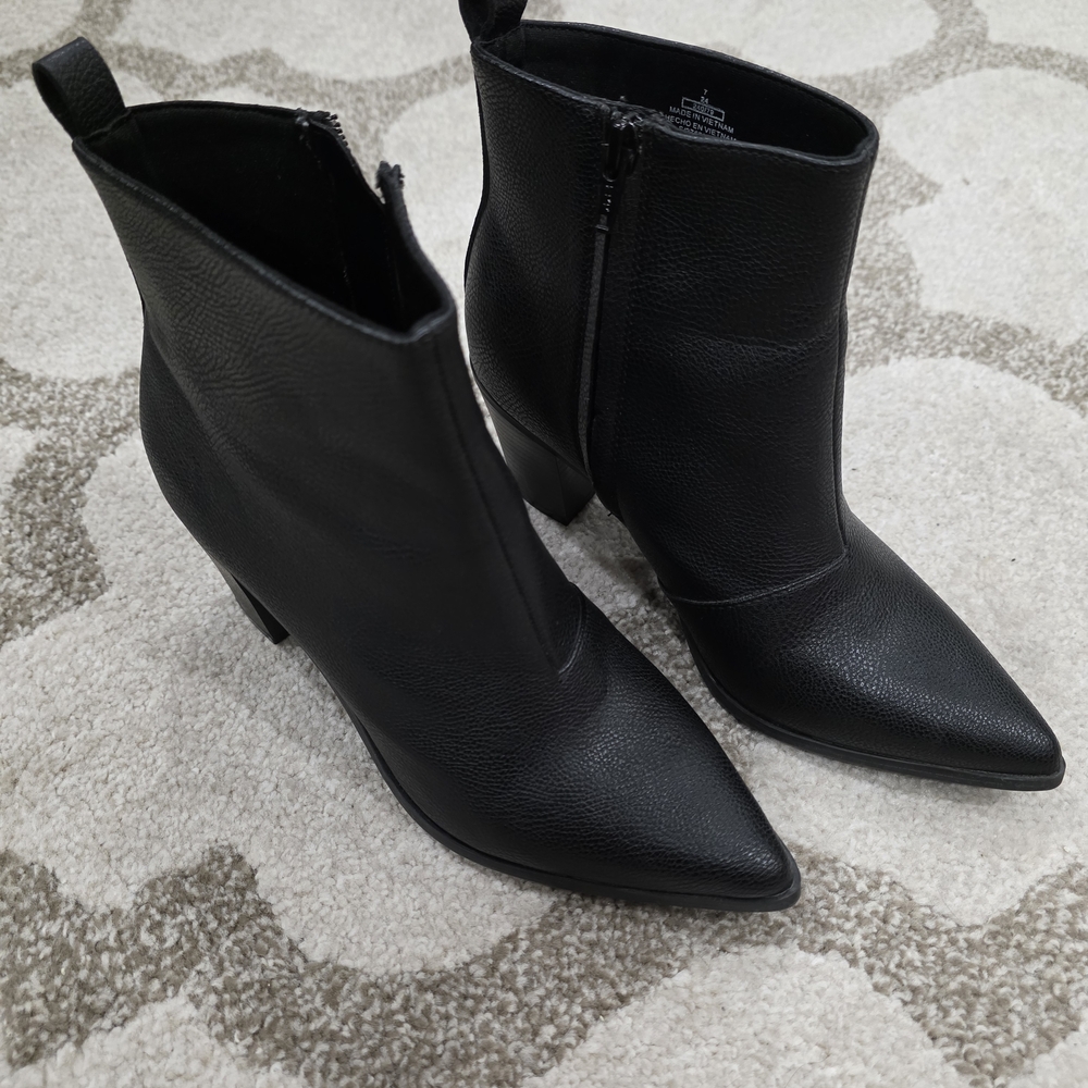 Old Navy Black Ankle Boots